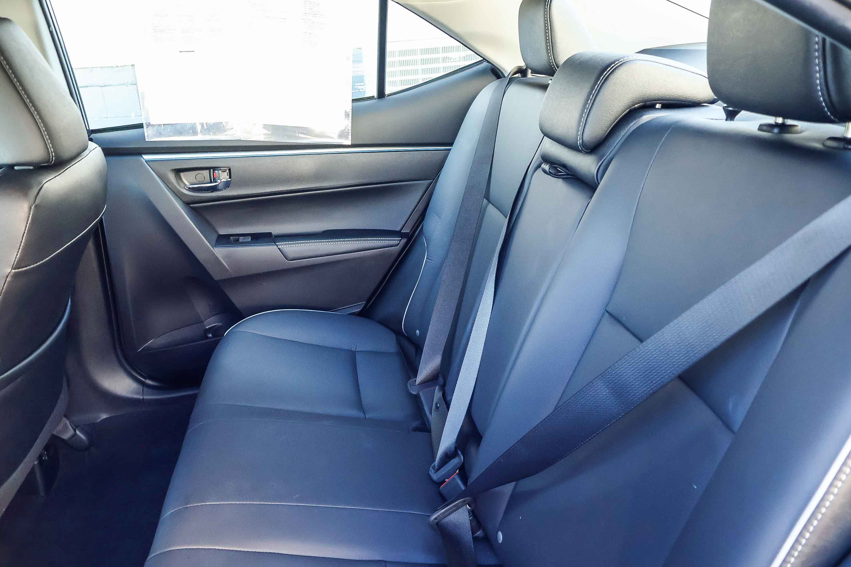 Used 2015 Toyota Corolla S Premium image 16