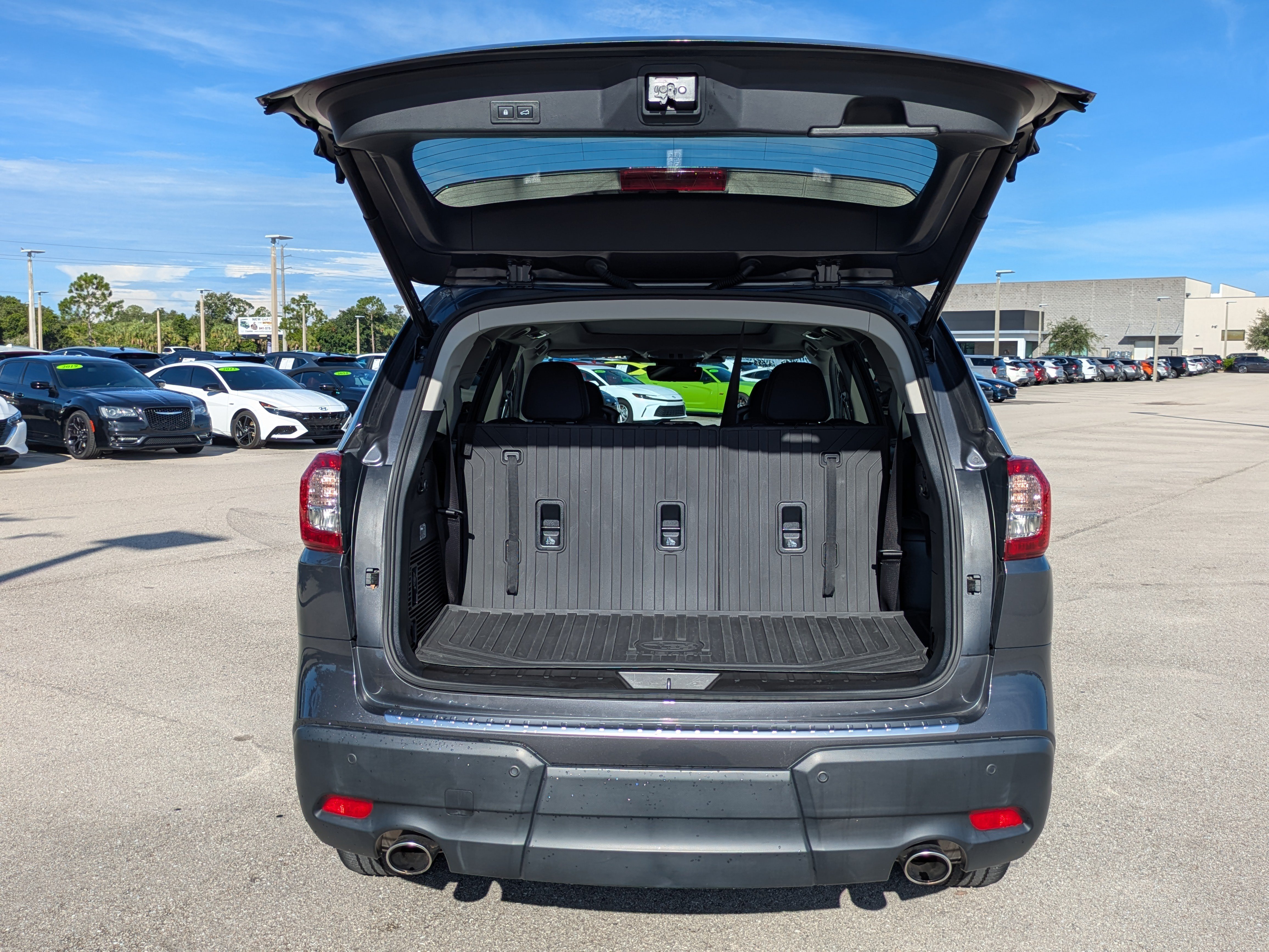 Used 2024 Subaru Ascent Limited w/ Technology Package AWD/4WD image 33