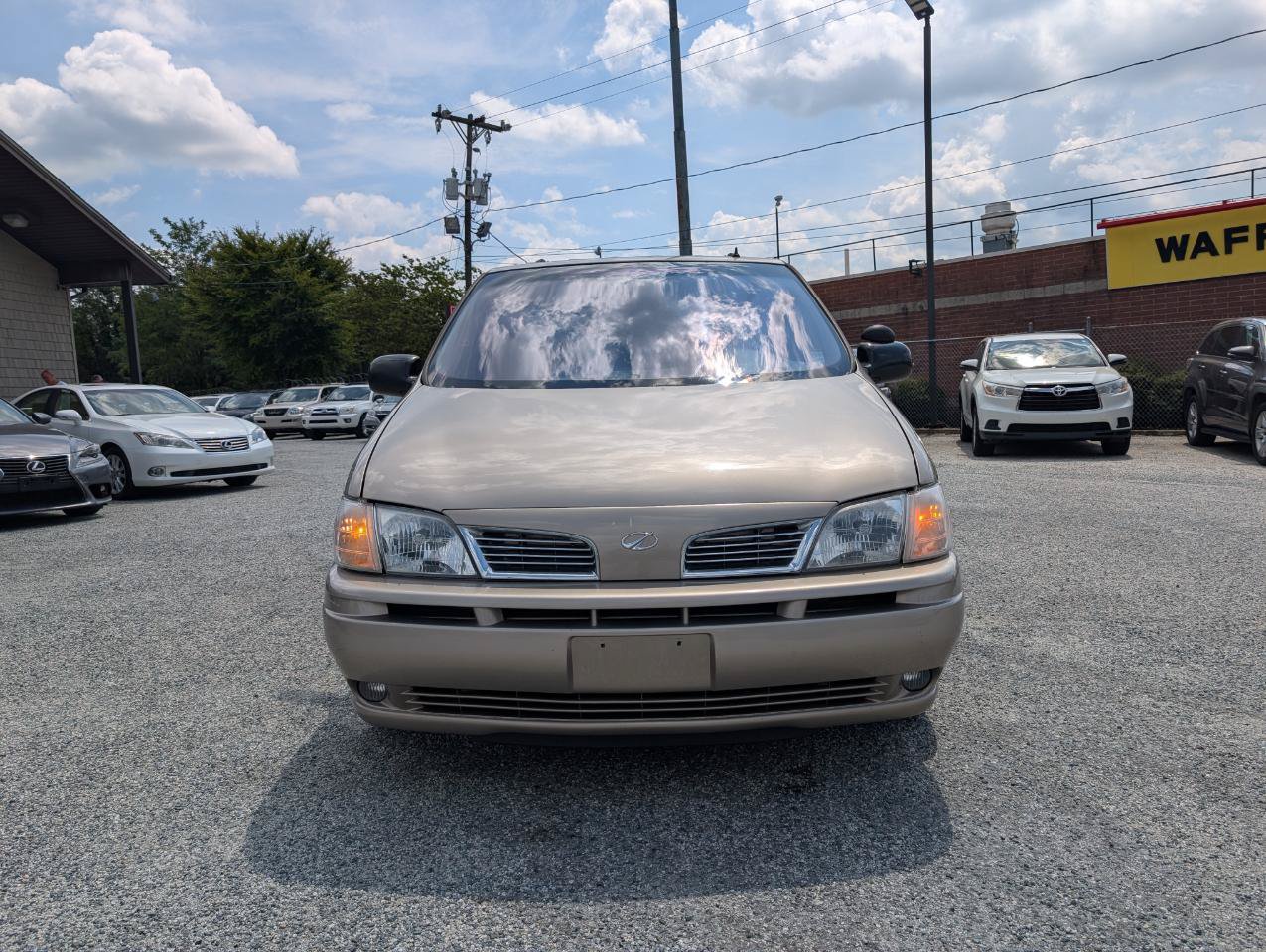 Used 2001 Oldsmobile Silhouette GLS w/ Towing Pkg FWD image 2
