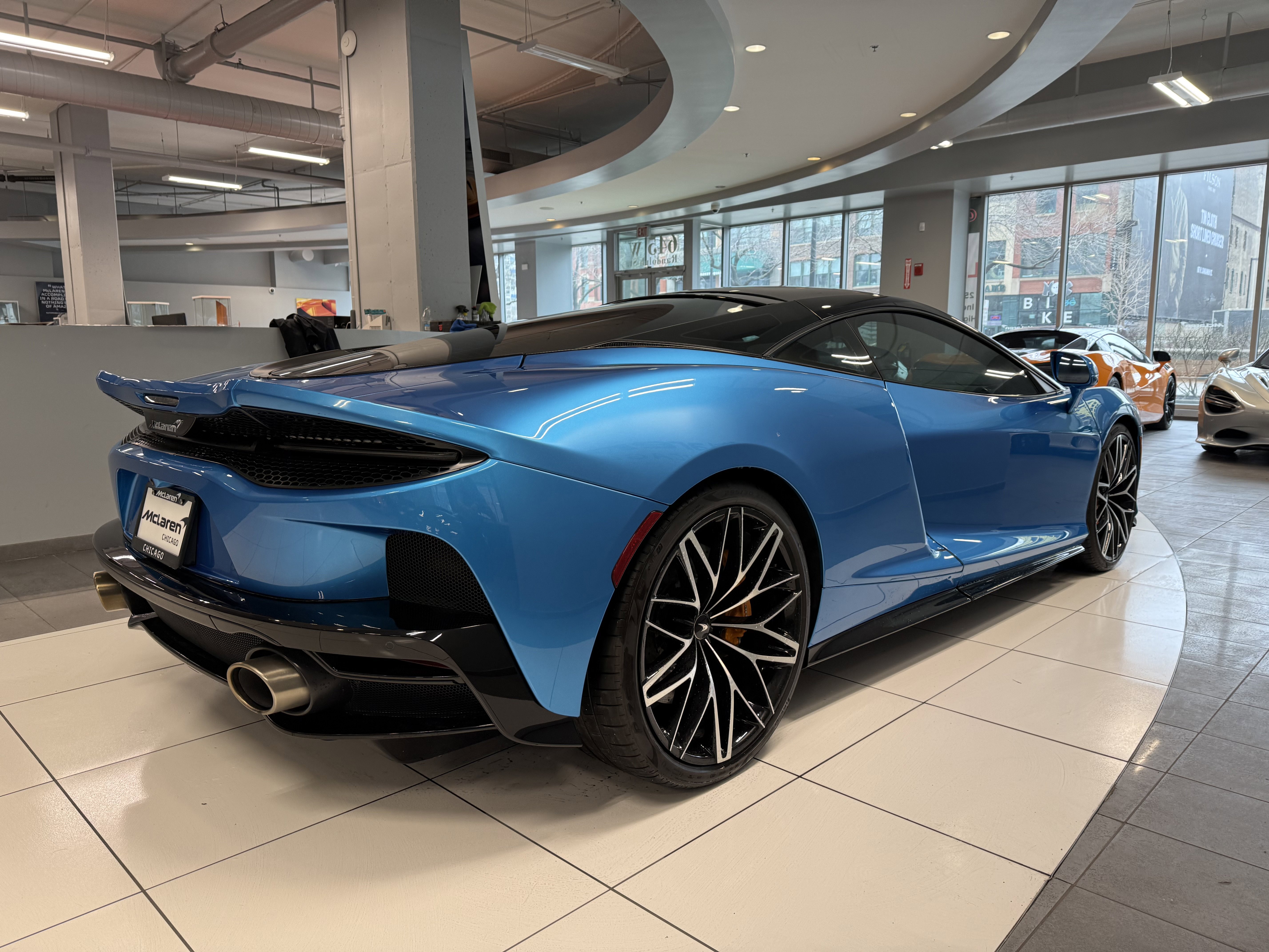 Used 2023 McLaren GT RWD image 4