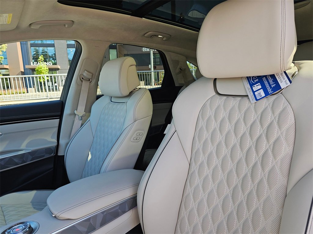 Used 2025 Genesis GV70 3.5T Sport w/ Sport Advanced Package image 24