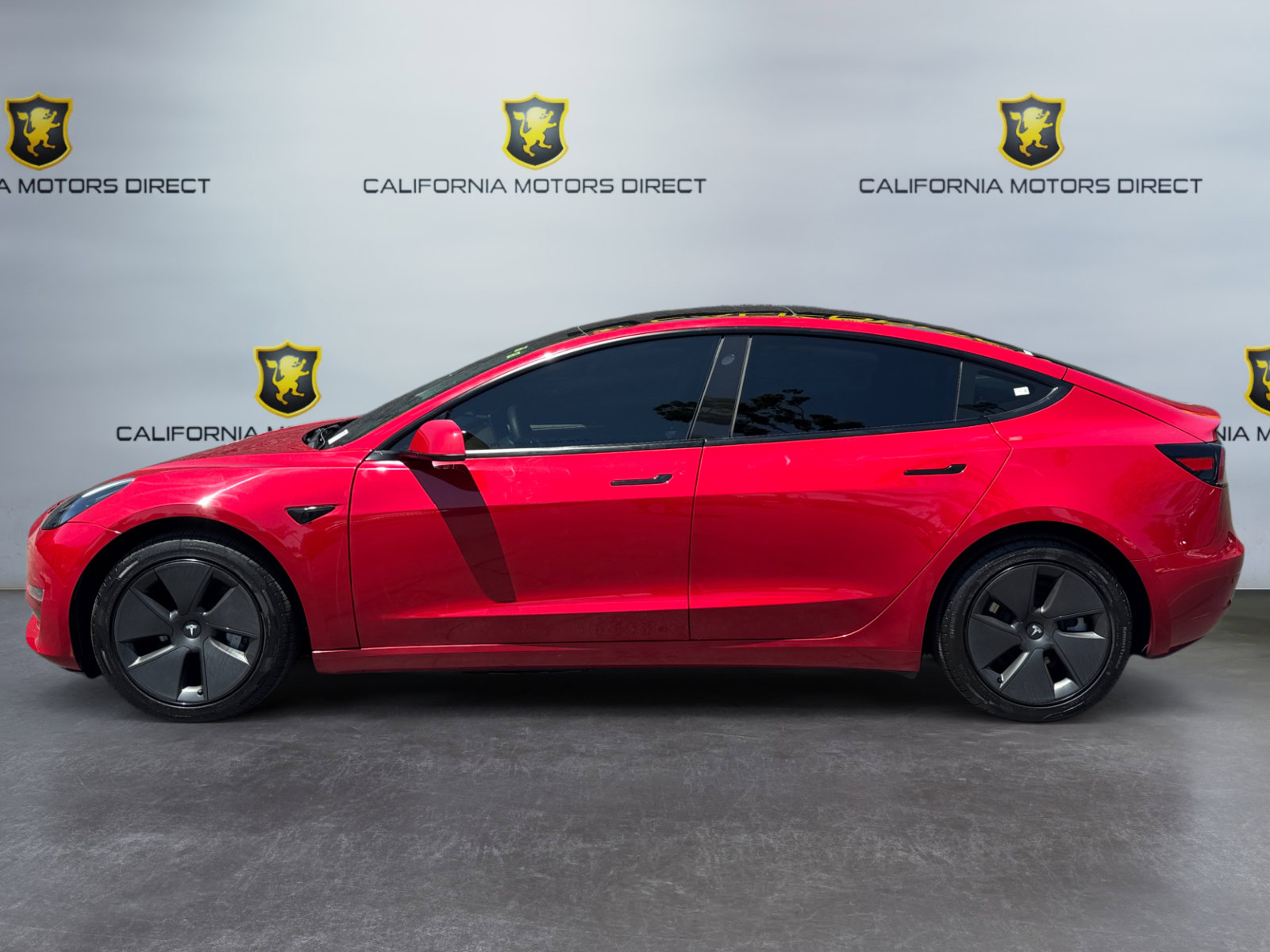 Used 2023 Tesla Model 3 Standard Range RWD image 2