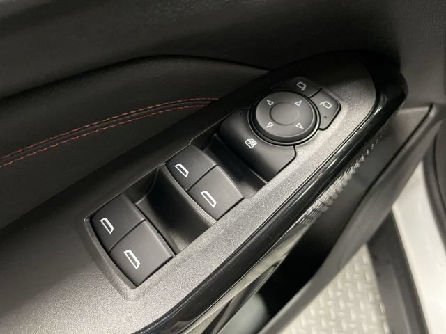 Used 2025 Chevrolet Trax RS w/ Sunroof Package FWD image 13
