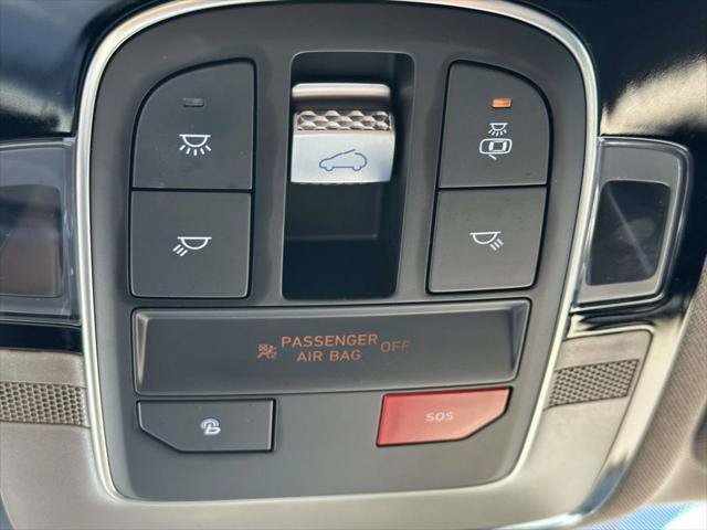 Used 2023 Hyundai Santa Fe Limited AWD/4WD image 35
