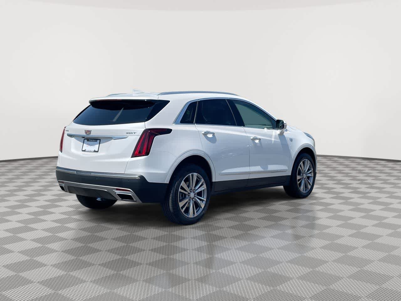 Used 2024 Cadillac XT5 Premium Luxury w/ LPO, Floor Liner Package FWD image 8