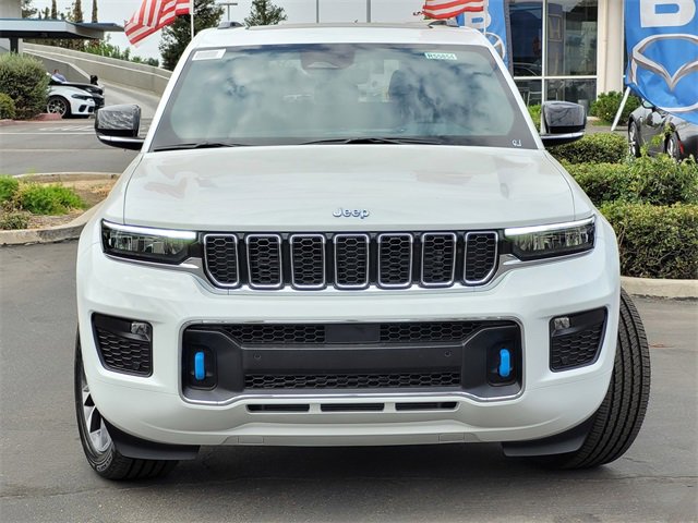 New 2023 Jeep Grand Cherokee Overland w/ Luxury Tech Group IV image 2