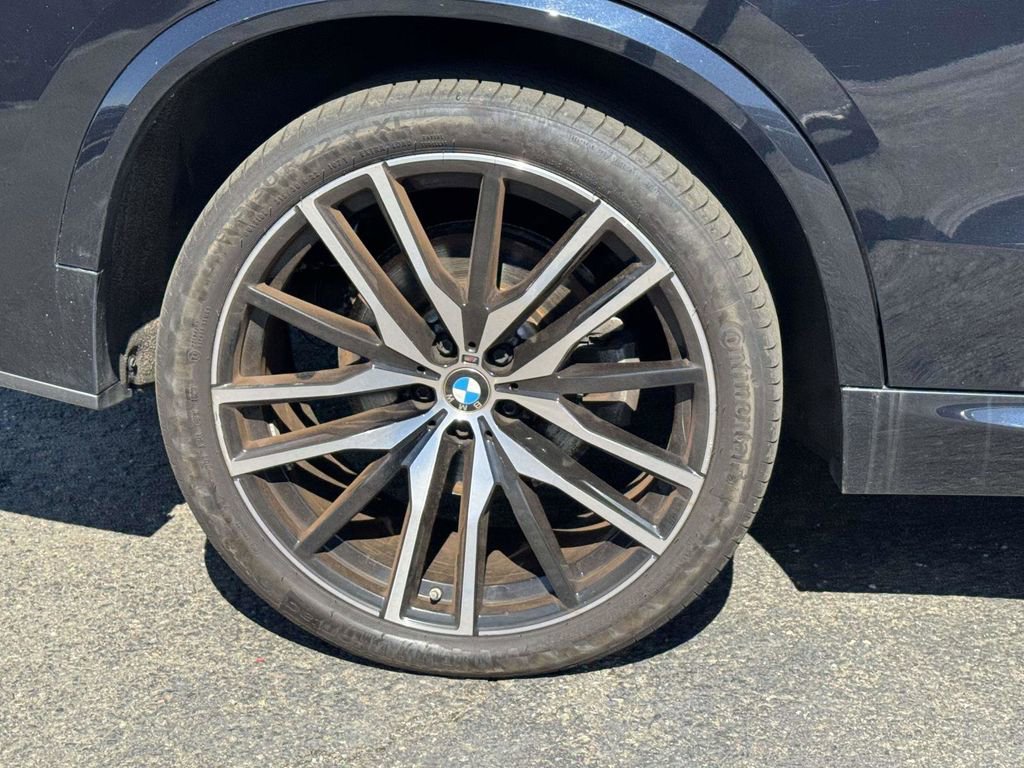 Used 2024 BMW X5 sDrive40i w/ M Sport Package image 6