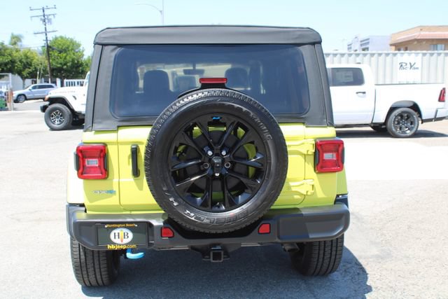 Used 2023 Jeep Wrangler Unlimited Sahara w/ Cold Weather Group AWD/4WD image 5