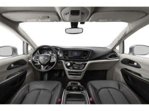 Used 2018 Chrysler Pacifica Limited w/ Tire & Wheel Group FWD image 9