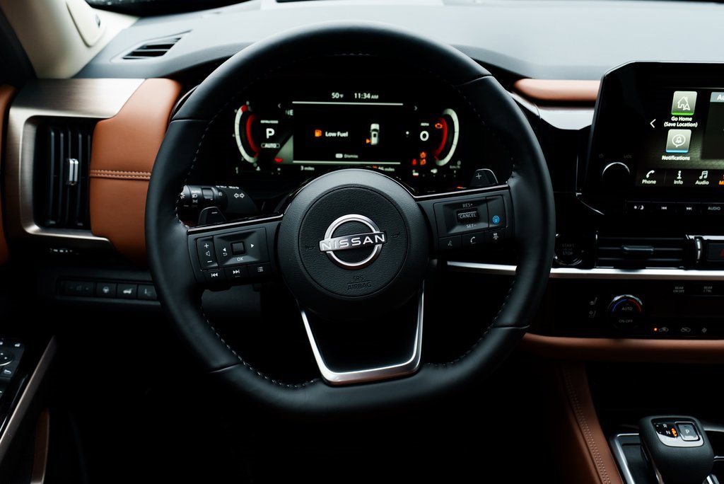 New 2025 Nissan Pathfinder Platinum image 13