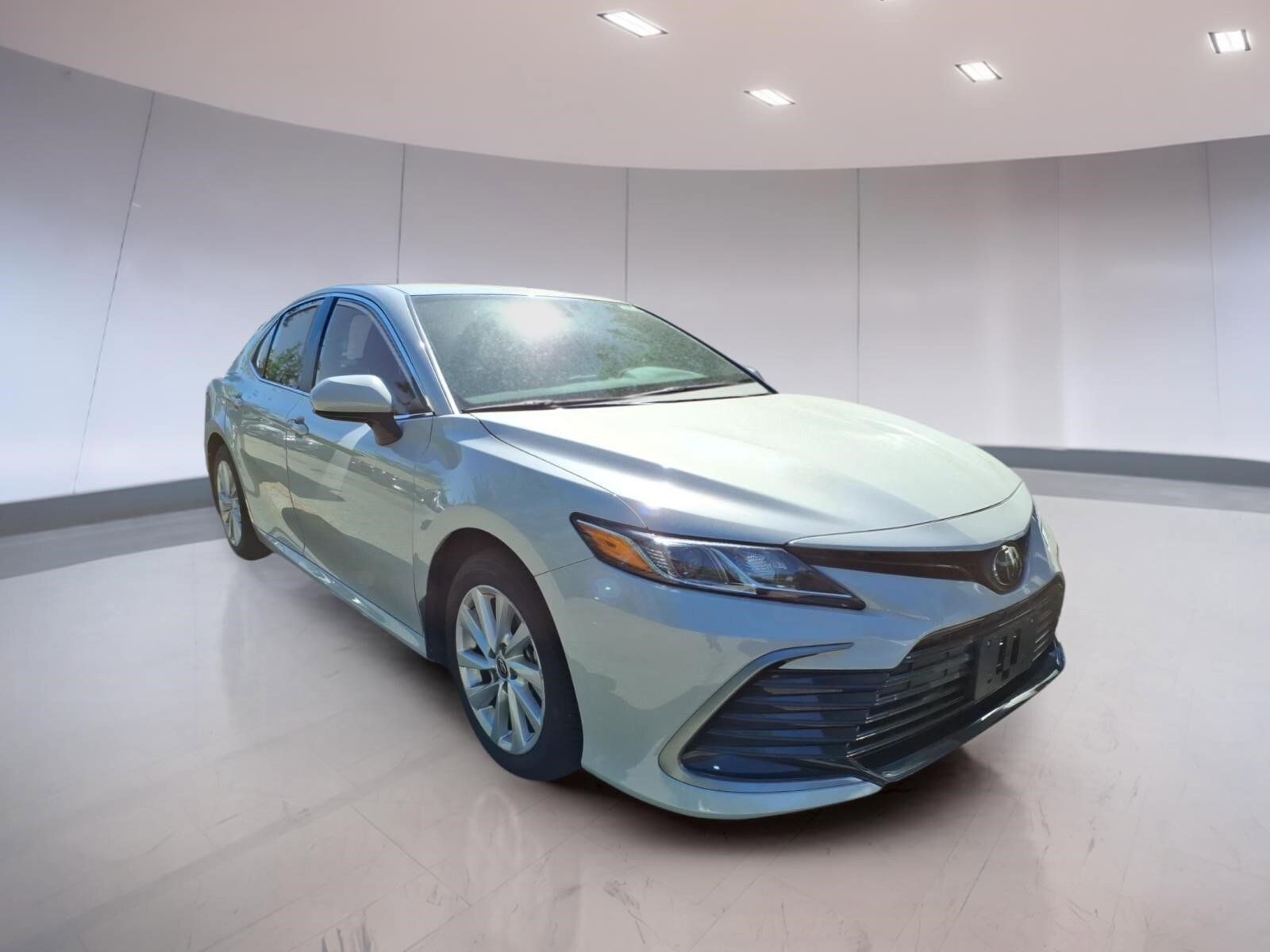 Used 2024 Toyota Camry LE FWD image 1