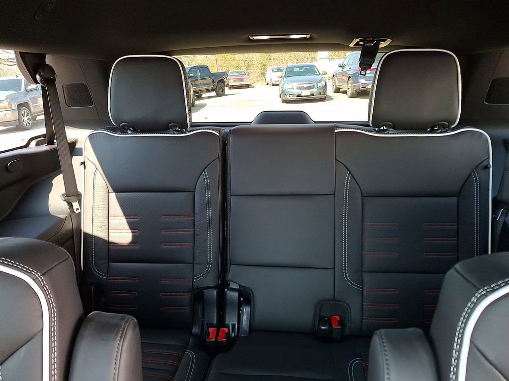 Used 2026 GMC Yukon AT4 Ultimate w/ LPO, Floor Liner Package AWD/4WD image 14