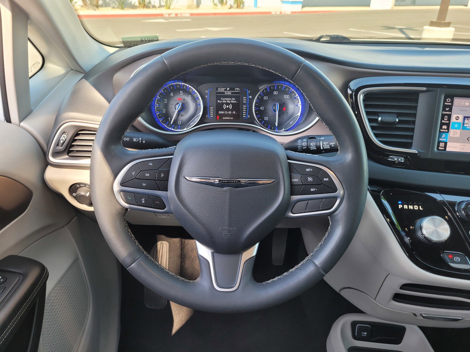 Used 2023 Chrysler Voyager LX image 16