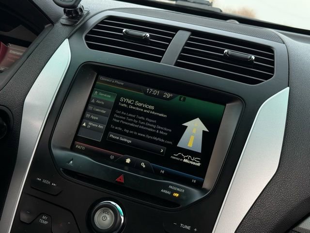 Used 2015 Ford Explorer XLT w/ Equipment Group 202A image 23