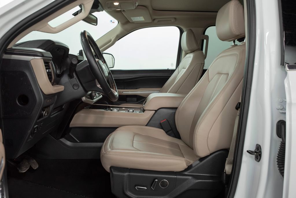Used 2024 Ford Expedition Max Limited AWD/4WD image 8