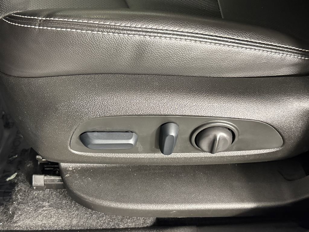 Used 2022 GMC Terrain SLT w/ Infotainment Package II FWD image 10