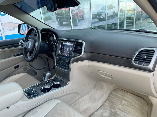 Used 2018 Jeep Grand Cherokee Overland image 30