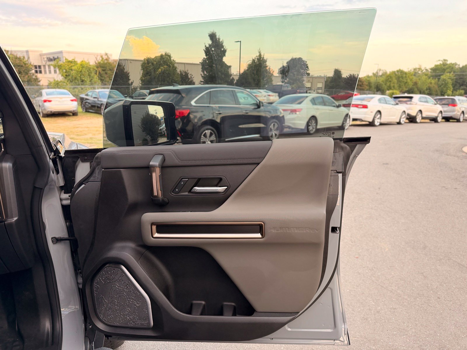 Used 2024 GMC Hummer EV 3X AWD/4WD image 36
