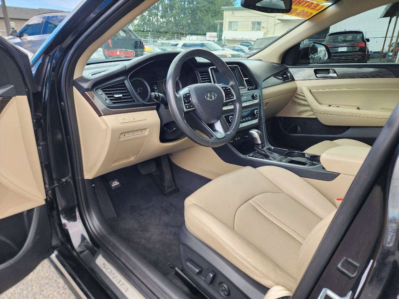 Used 2018 Hyundai Sonata Limited FWD image 11