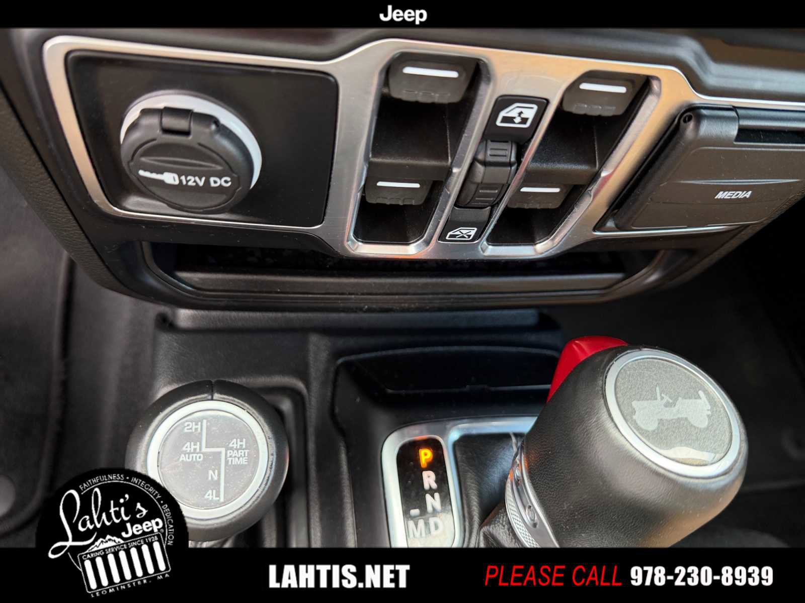 Used 2022 Jeep Wrangler Unlimited Sahara w/ Cold Weather Group image 37