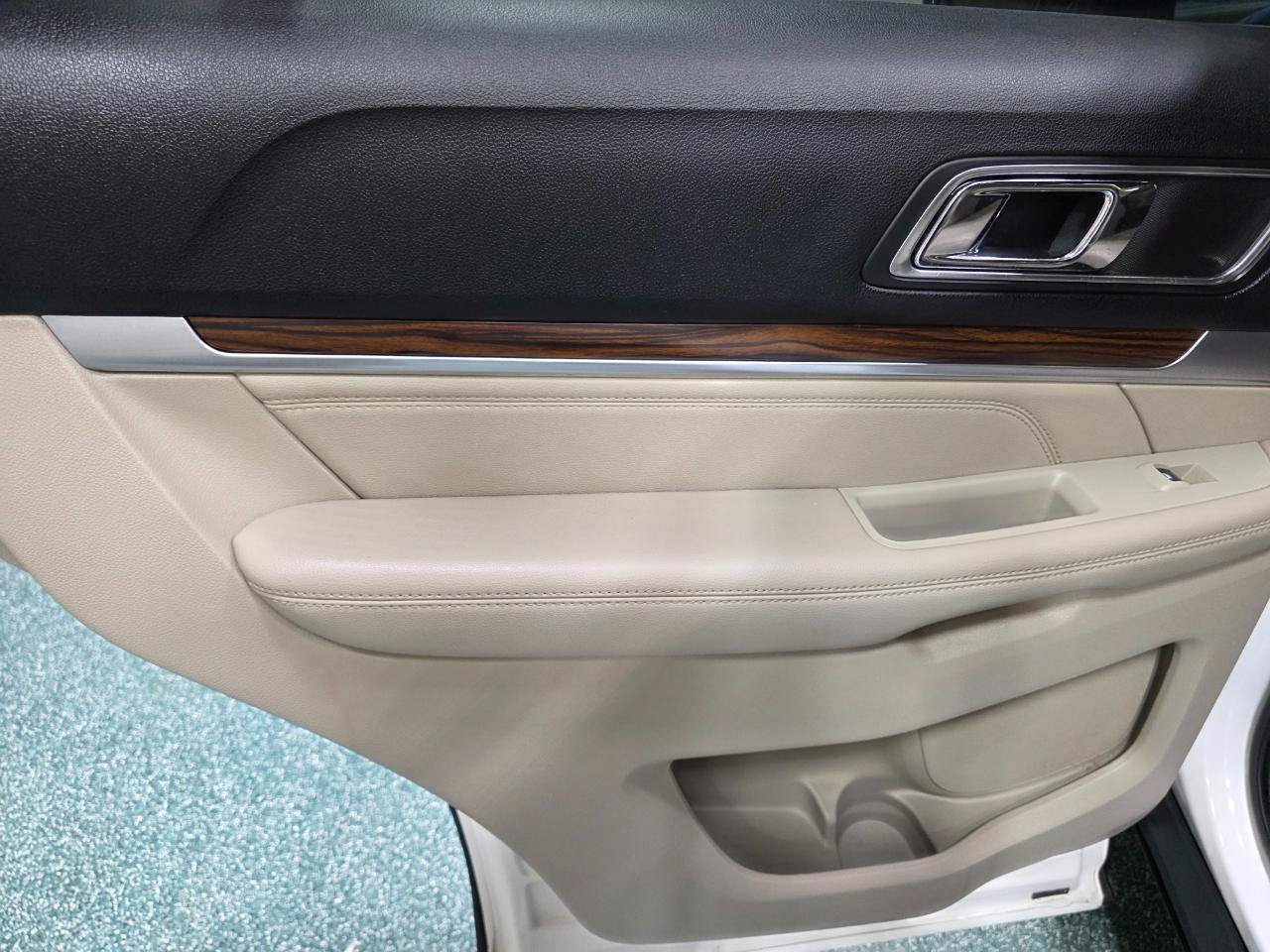 Used 2019 Ford Explorer Limited w/ Ford Safe & Smart Package AWD/4WD image 20