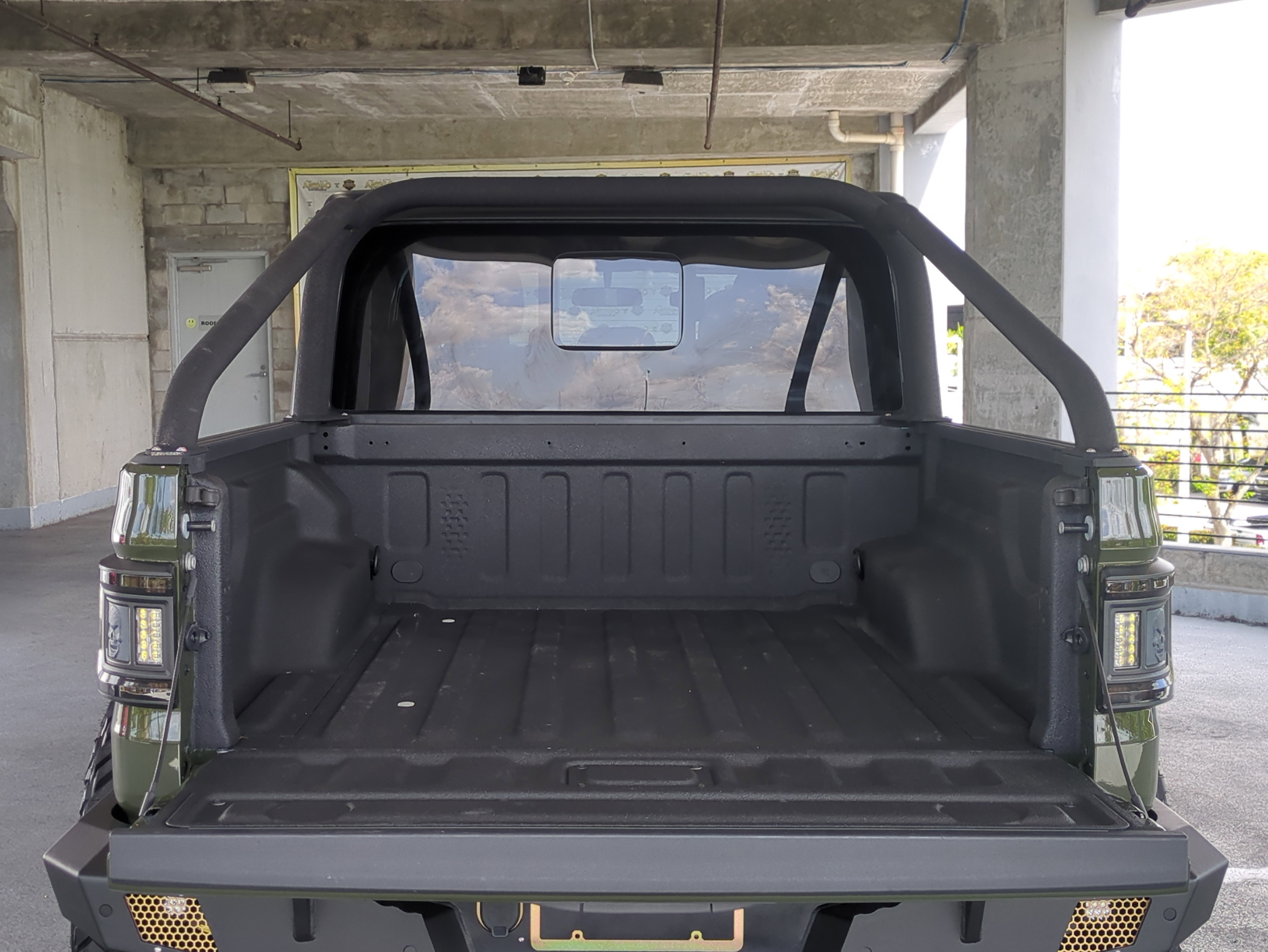 Used 2023 Jeep Gladiator Sport image 13