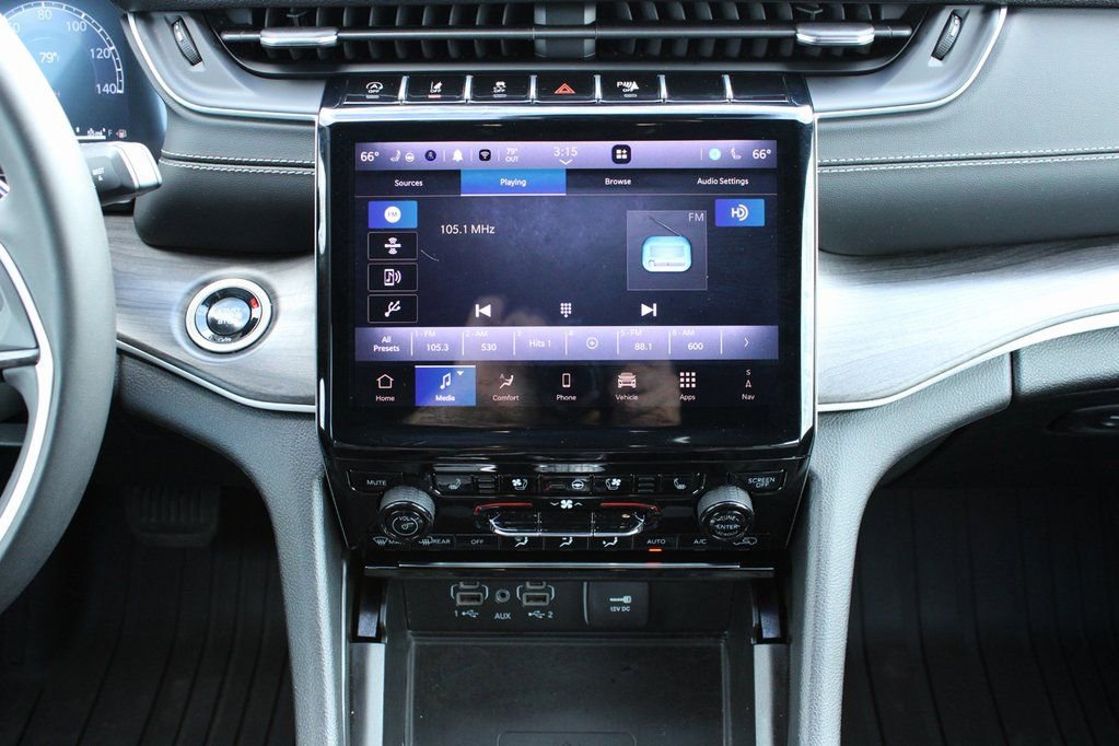 Used 2024 Jeep Grand Cherokee L Limited w/ Luxury Tech Group II image 25