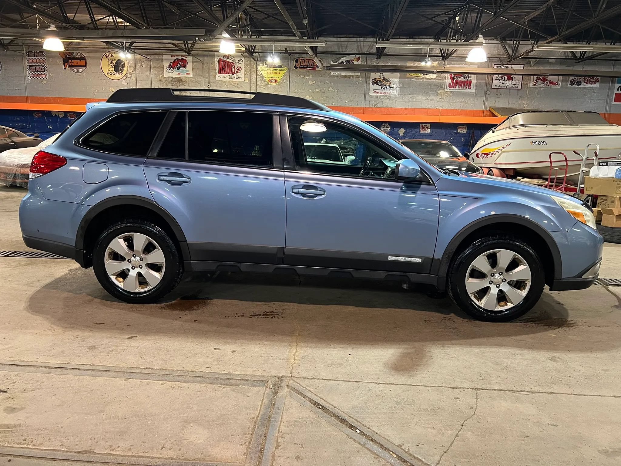 Used 2011 Subaru Outback 2.5i Premium AWD/4WD image 6