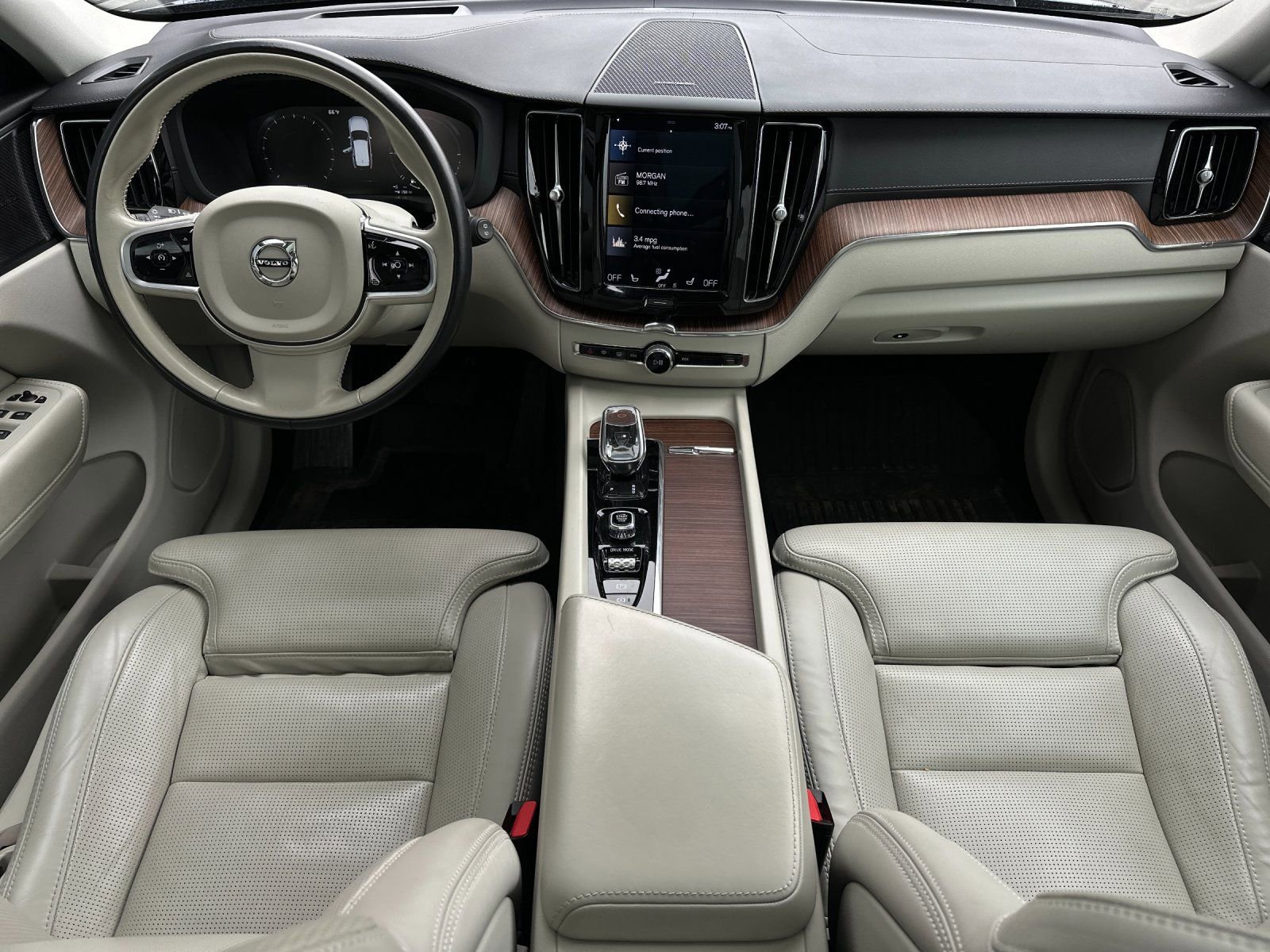 Used 2020 Volvo XC60 T8 Inscription image 12