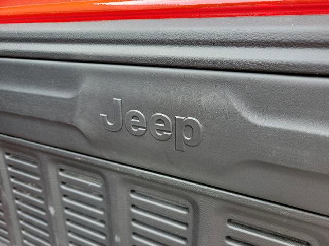 Used 2024 Jeep Wrangler Unlimited Sahara image 33