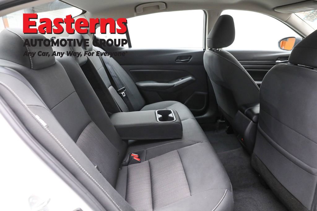 Used 2025 Nissan Altima 2.5 SV image 23