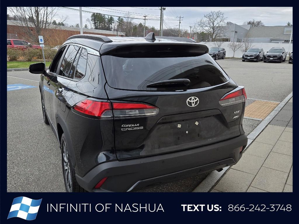 Used 2025 Toyota Corolla Cross XLE AWD/4WD image 11
