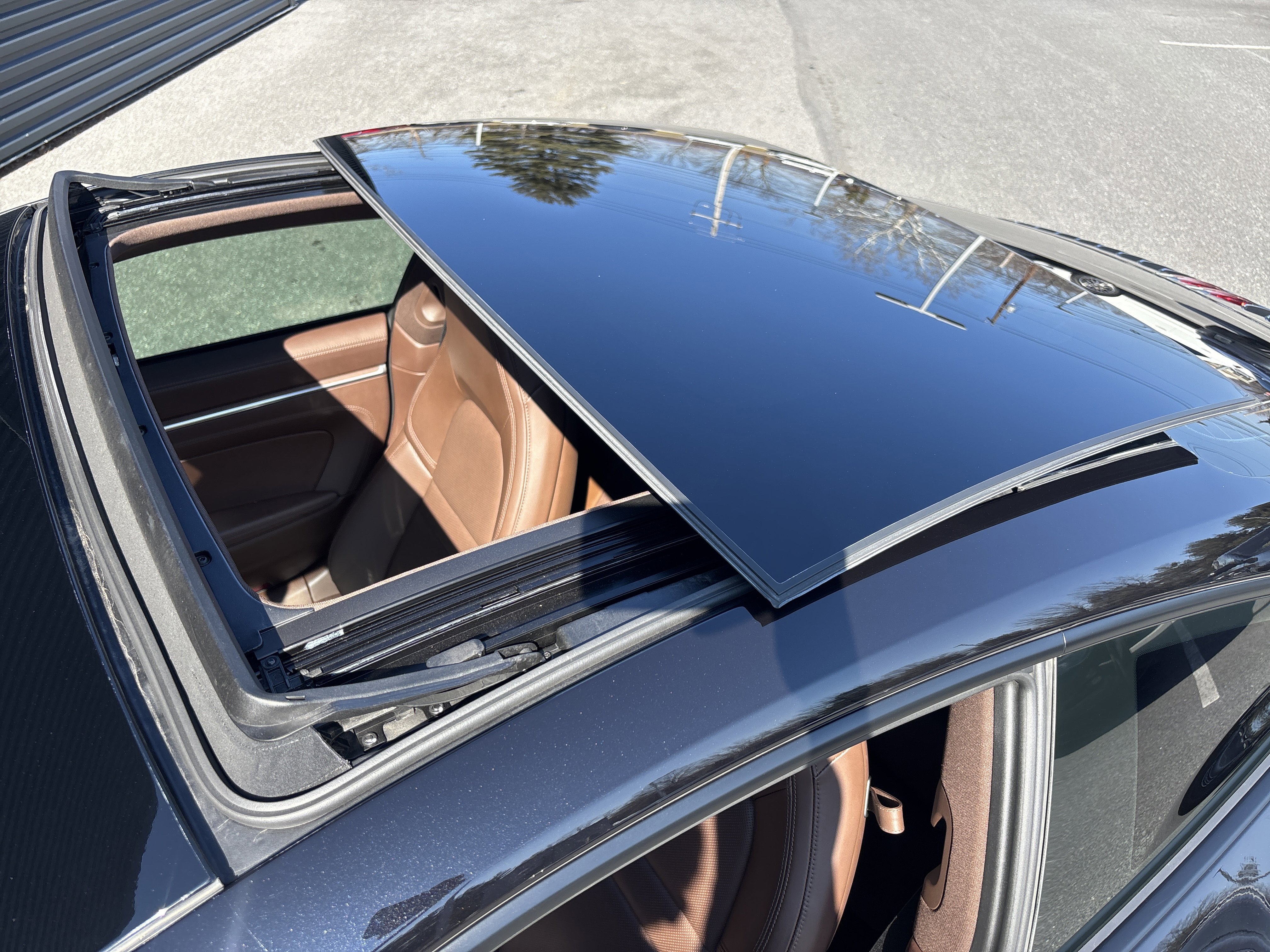 Used 2020 Porsche 911 Carrera 4S w/ Premium Package image 25