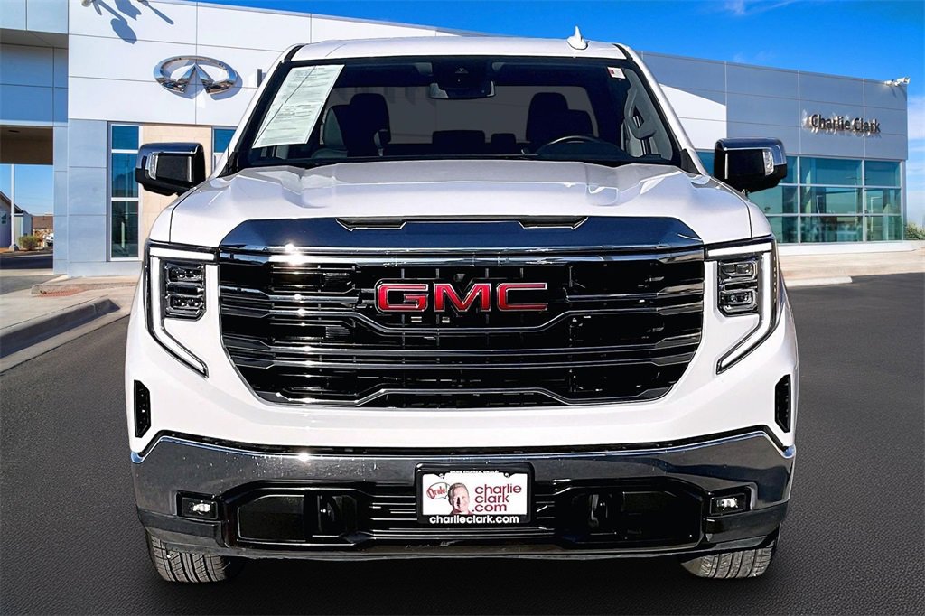 Used 2025 GMC Sierra 1500 SLT image 3
