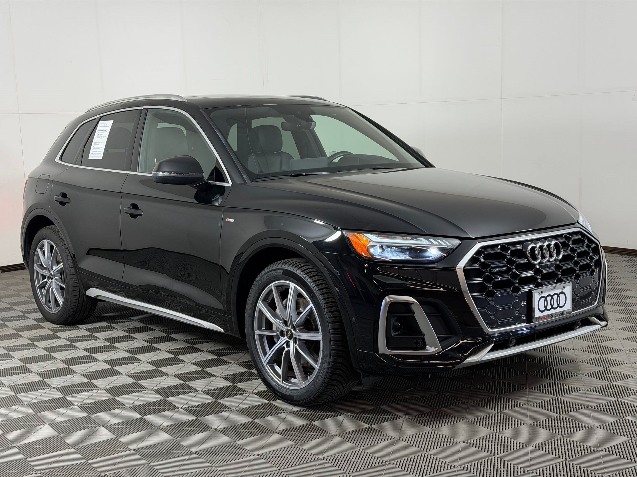 Used 2021 Audi Q5 e Prestige AWD/4WD image 7