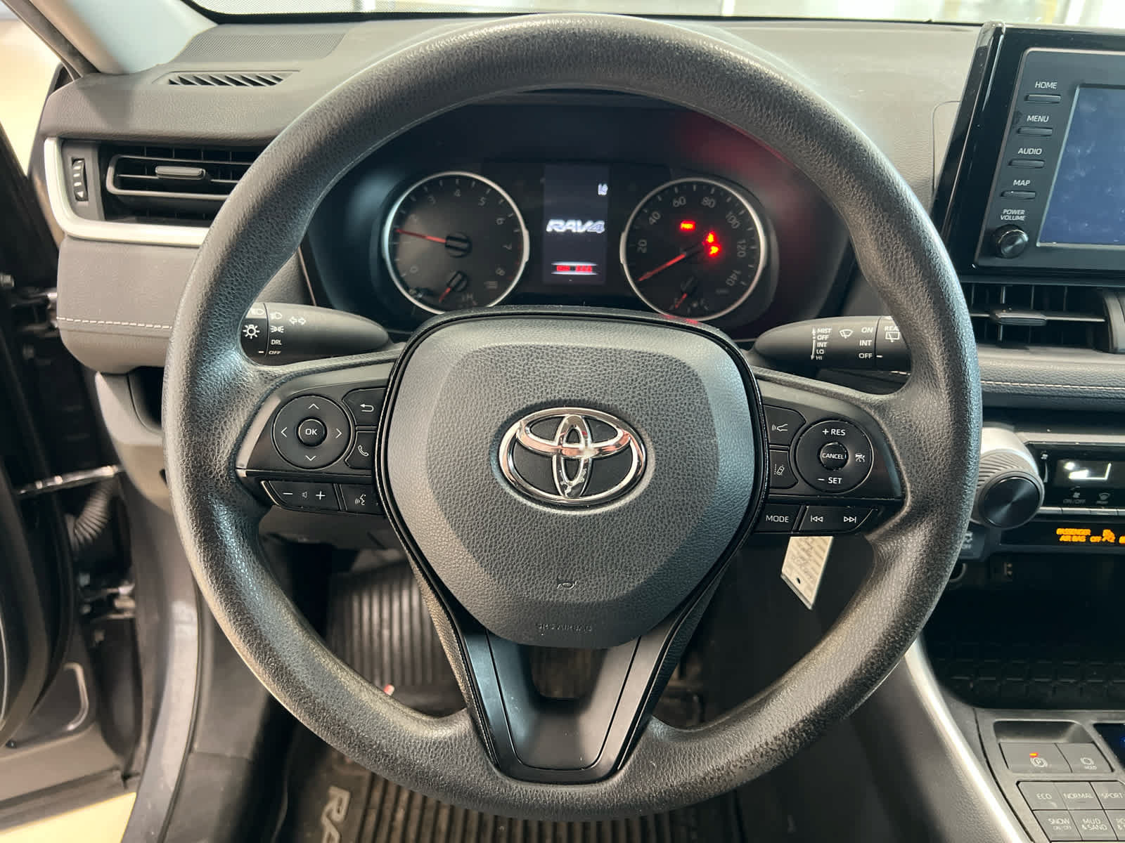 Used 2019 Toyota RAV4 LE w/ All Weather Liner Package AWD/4WD image 12