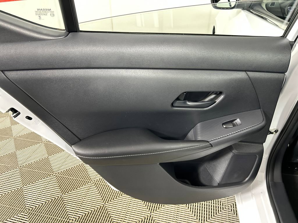 Used 2025 Nissan Sentra SV FWD image 15