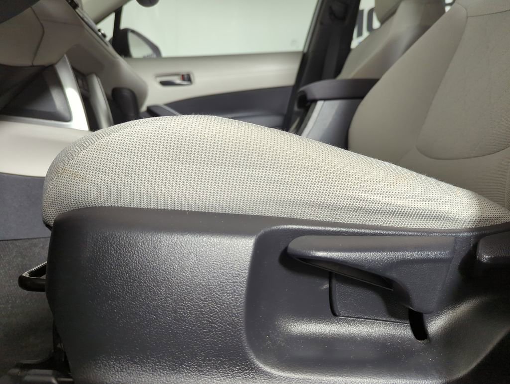 Used 2024 Toyota Corolla Cross L image 25