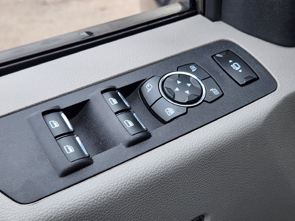 Used 2019 Ford F250 XLT w/ XLT Premium Package AWD/4WD image 17