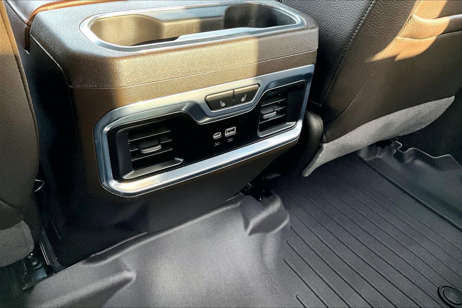 Used 2022 GMC Sierra 1500 Denali w/ Denali Reserve Package image 25