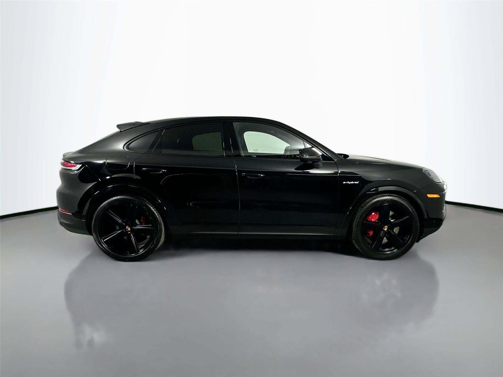 Certified 2025 Porsche Cayenne S AWD/4WD image 8
