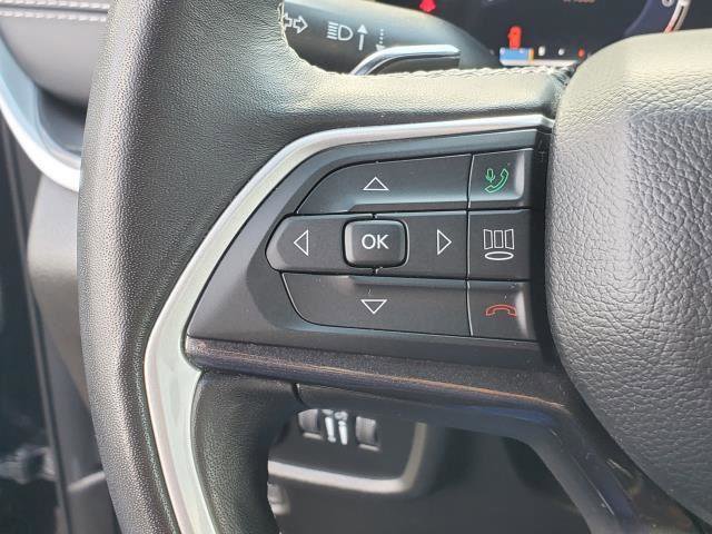 Used 2022 Jeep Grand Cherokee Altitude image 12