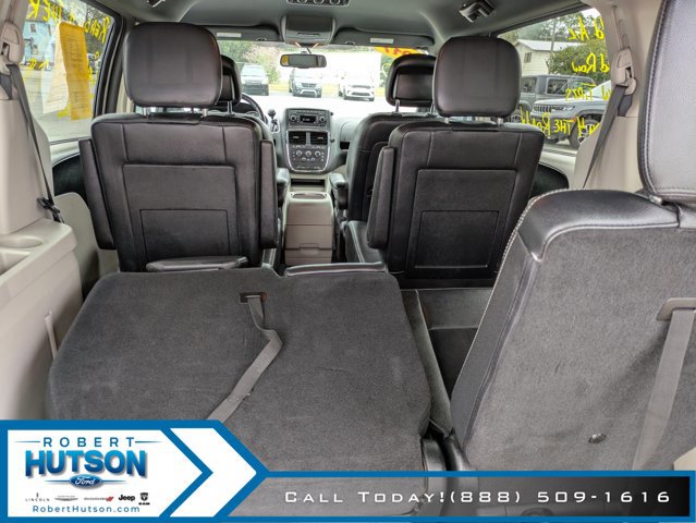 Used 2017 Dodge Grand Caravan SXT image 14