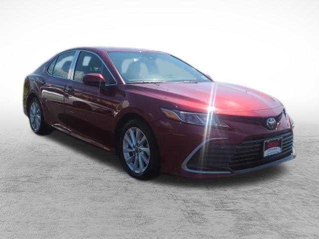 Certified 2022 Toyota Camry XLE FWD image 3