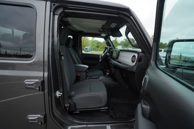 New 2025 Jeep Gladiator Sport image 17