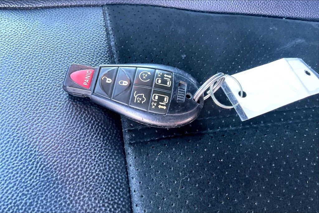 Used 2017 Dodge Grand Caravan SXT image 9