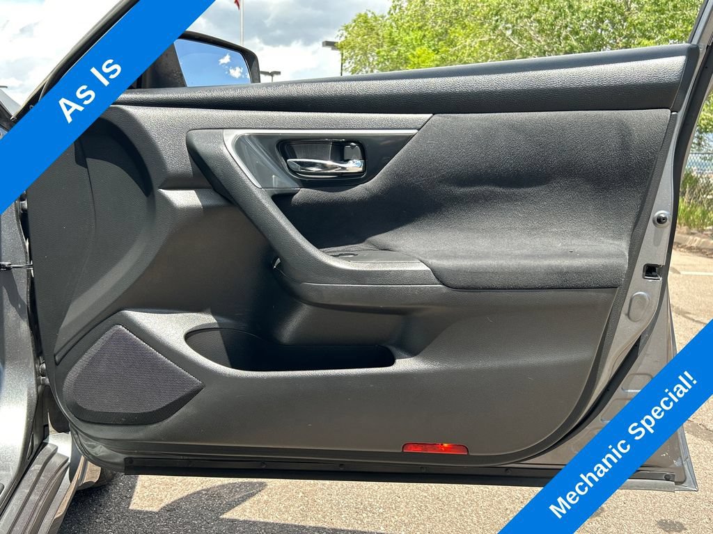 Used 2014 Nissan Altima 2.5 S w/ Display Audio Package FWD image 32