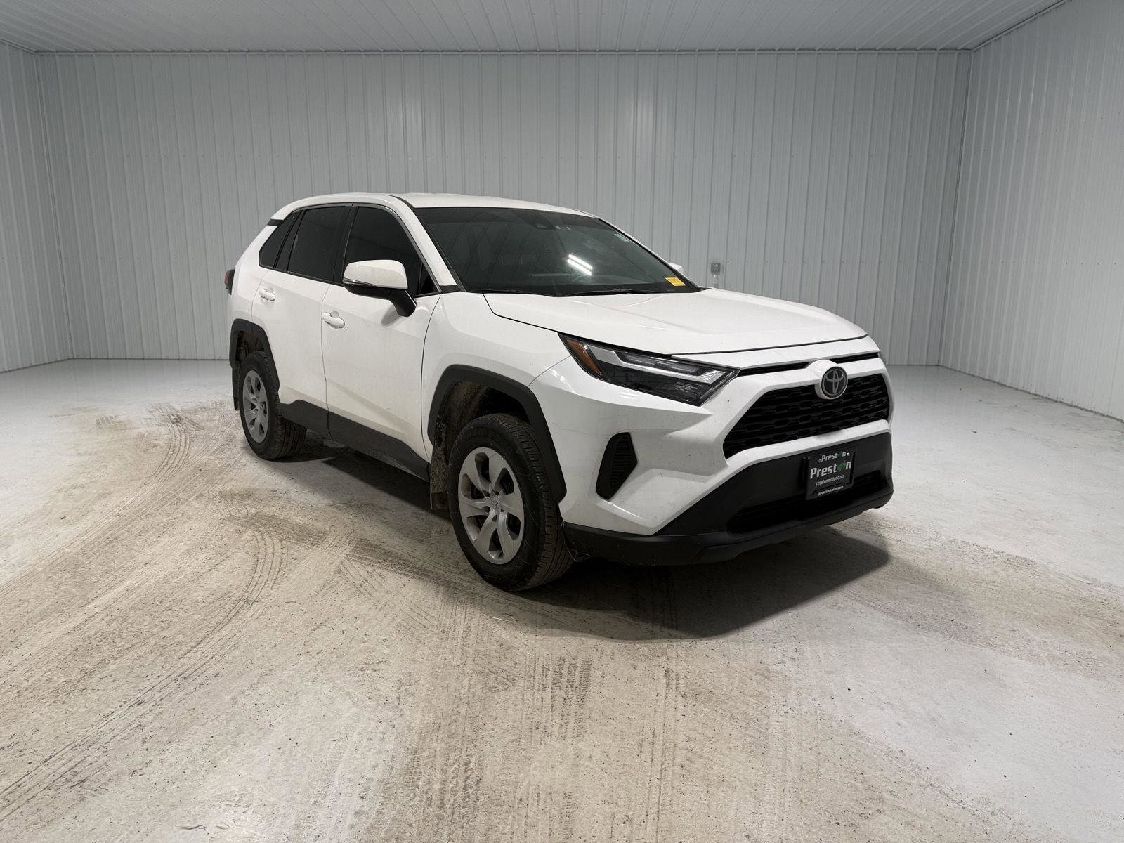 Used 2023 Toyota RAV4 LE image 11