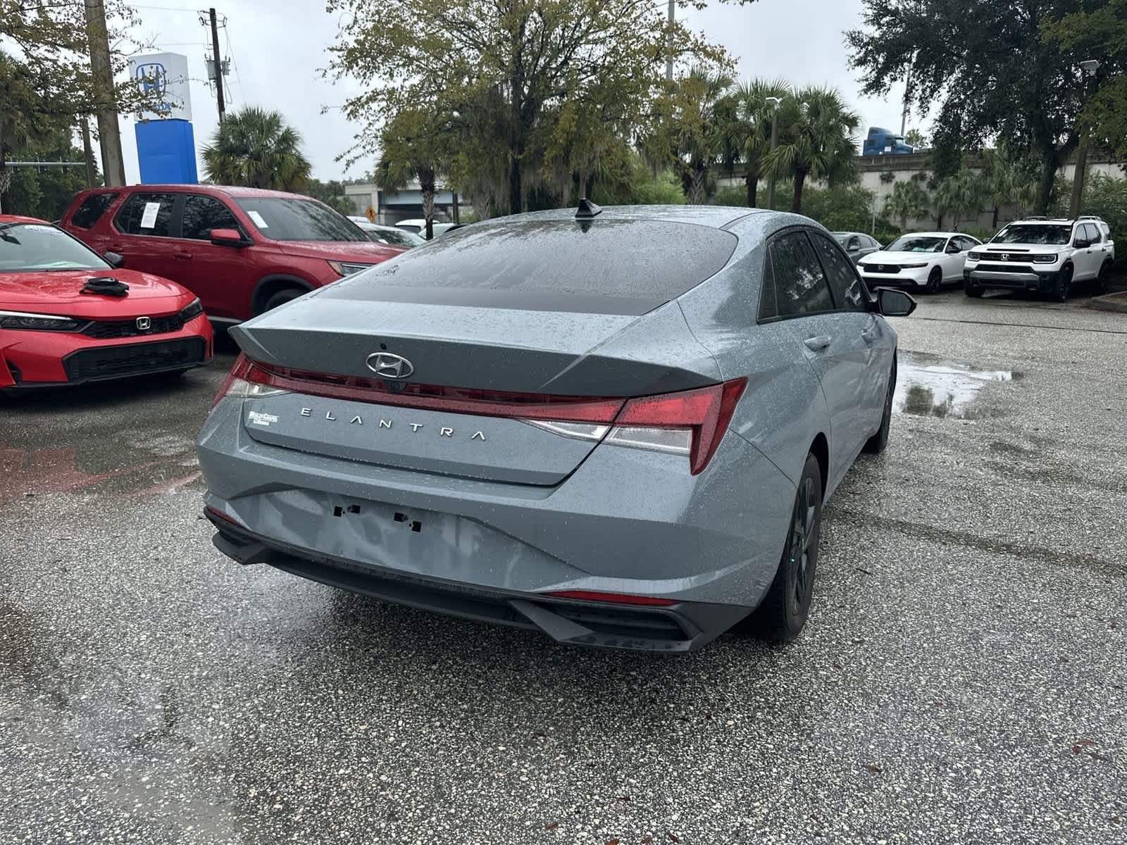 Used 2023 Hyundai Elantra SEL FWD image 6