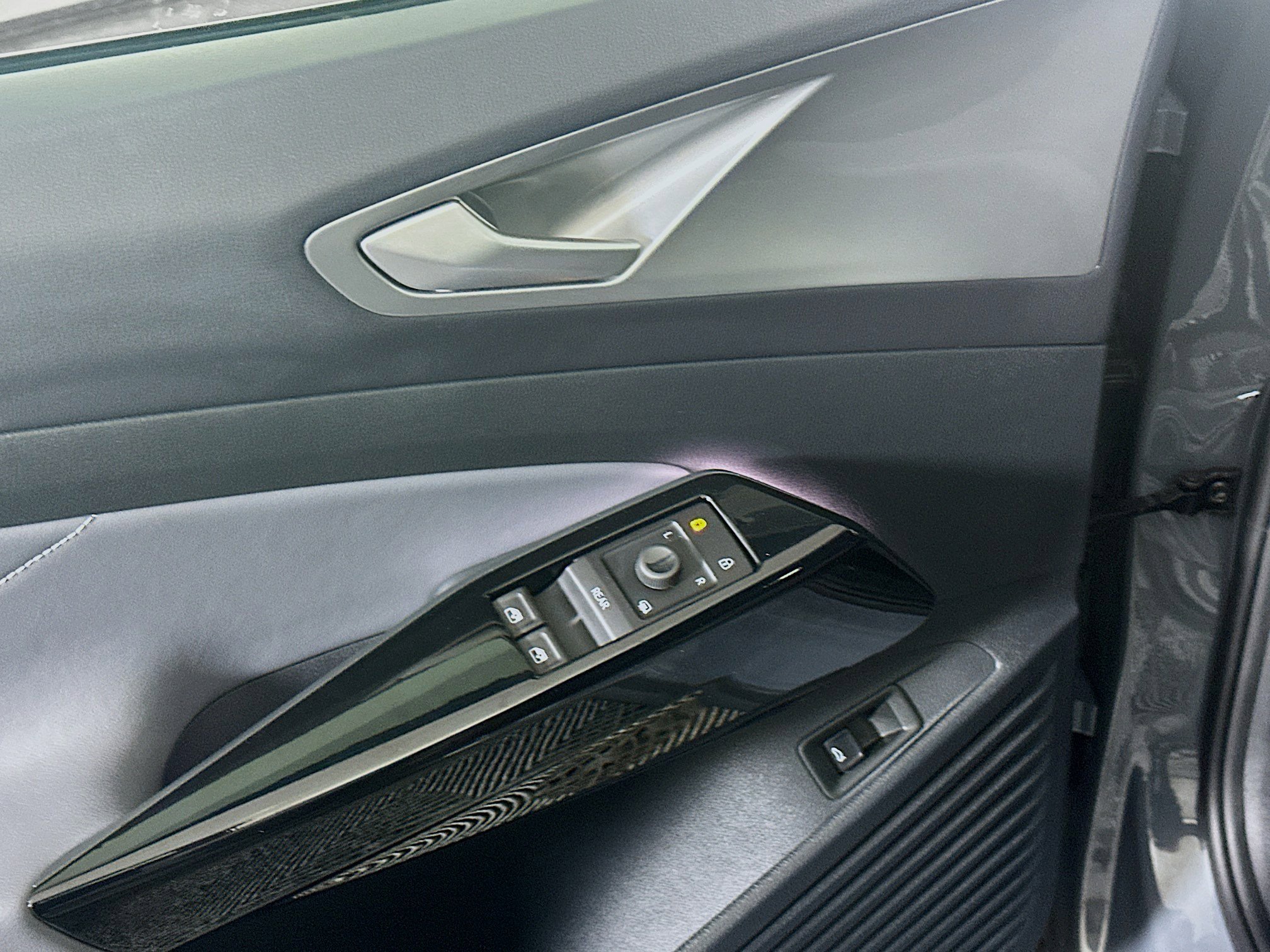 Used 2024 Volkswagen ID.4 S RWD image 15